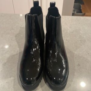 Andre Assous Crinkled Patent Leather Boot Size 9